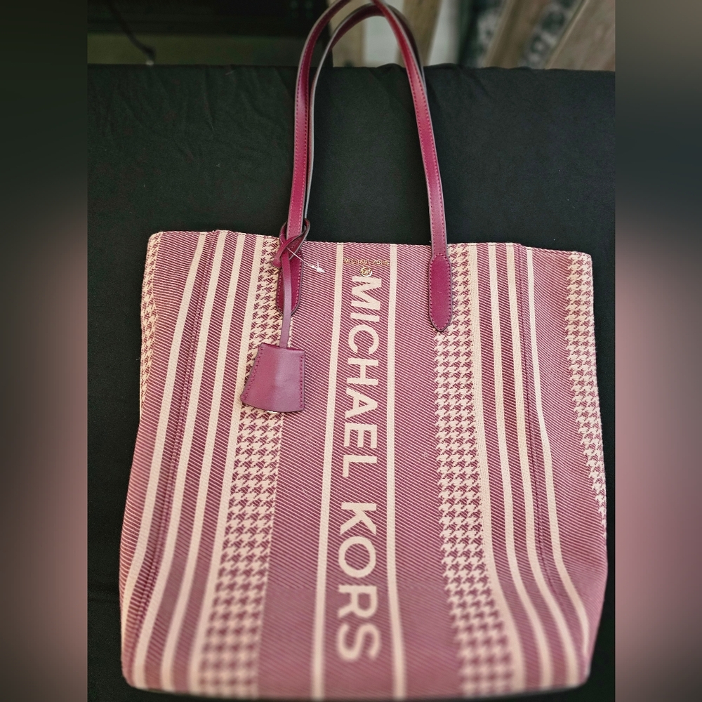 Micheal kors purse